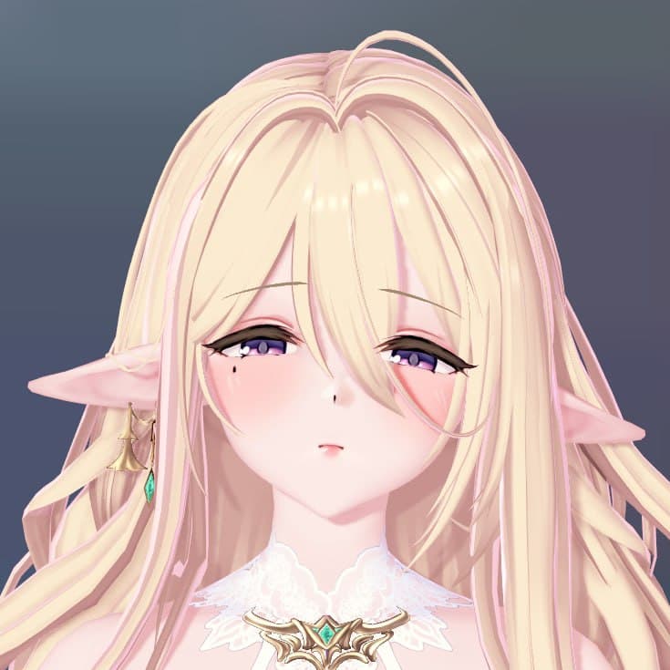 金狮，据我对立绘的观察里面应该是没穿